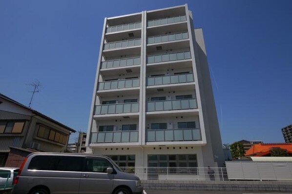 Garden House III 大宮土呂駅前の物件外観写真